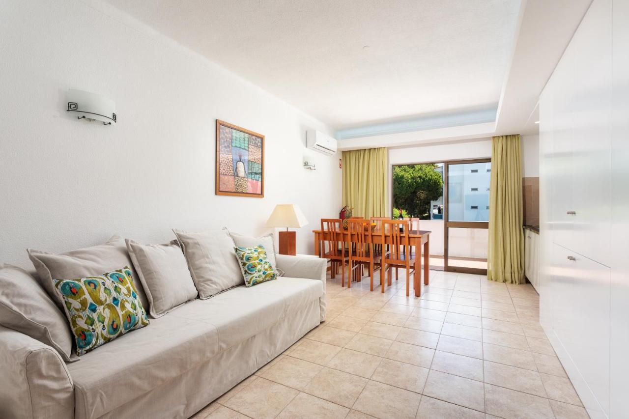 Host Wise - Bright Cozy Flats W Terrace & Pool Lejlighed Quarteira Eksteriør billede