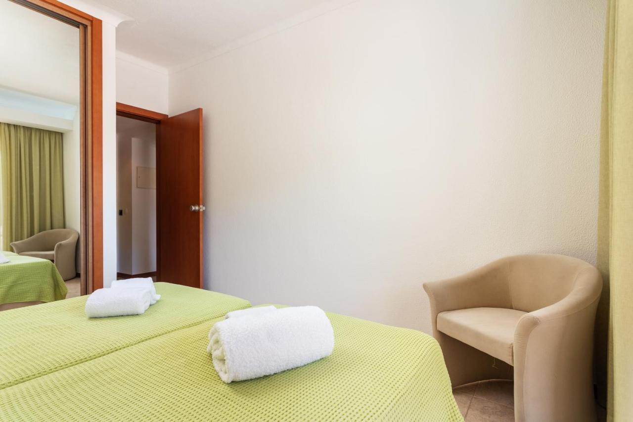 Host Wise - Bright Cozy Flats W Terrace & Pool Lejlighed Quarteira Eksteriør billede