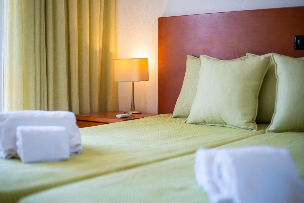 Host Wise - Bright Cozy Flats W Terrace & Pool Lejlighed Quarteira Eksteriør billede