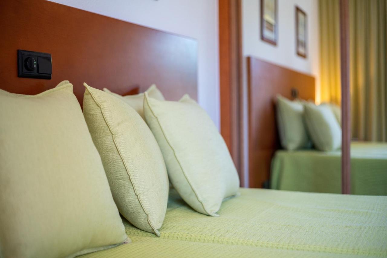 Host Wise - Bright Cozy Flats W Terrace & Pool Lejlighed Quarteira Eksteriør billede
