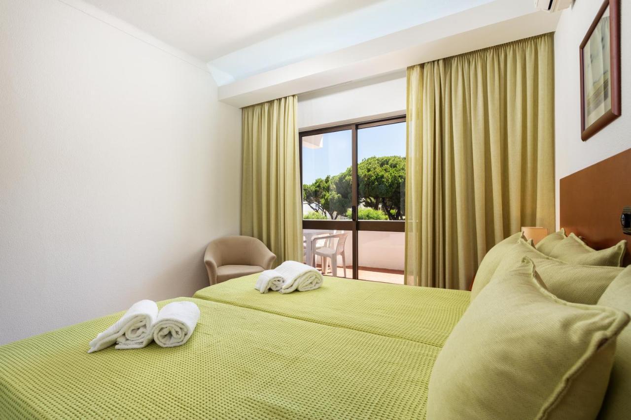 Host Wise - Bright Cozy Flats W Terrace & Pool Lejlighed Quarteira Eksteriør billede